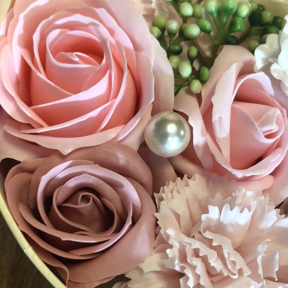 Beautiful Flower Box with Styrofoam - Picture 8 of 12